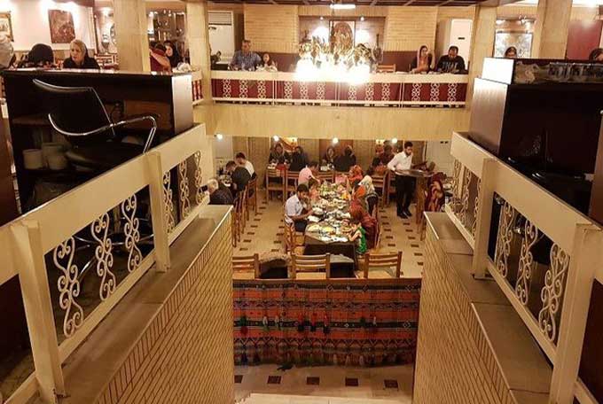 رستوران سنتی شرزه